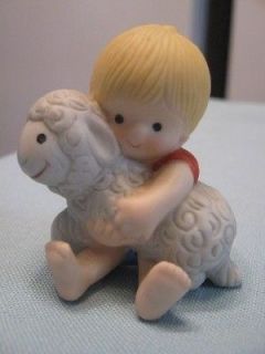 1984 VTG ENESCO COUNTRY COUSINS FIGURINE SCOOTER HOLDING A SHEEP MANY 