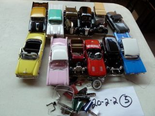 12 132 DAMAGED RETURNED DIECAST CARS, GREAT FOR JUNK YARD DIORAMAS 