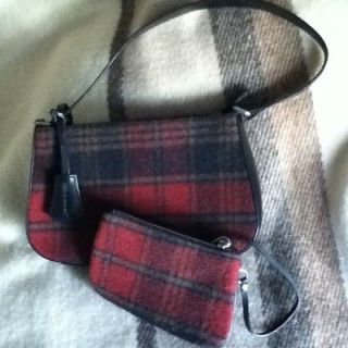 EDDIE BAUER Leather and Wool Handbag with Wristlet   Great For Winter