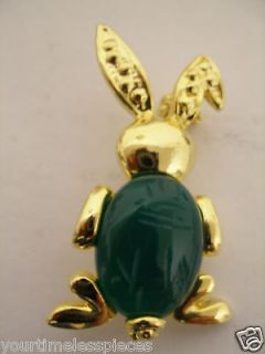 BUNNY RABBIT PIN BROOCH CARVED JADE SCARAB 14K GOLD PLATED NEW
