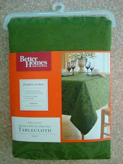 New Better Homes and Gardens Green 60 x 102 inch oblong tablecloth 