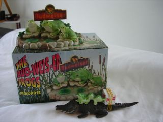 1995 Budweiser Frogs Figurine + 1996 Budweiser Gator/Frogs 