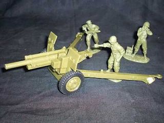 Classic Toy Soldiers WWII US 105MM field gun with new 3 man crew in 1 