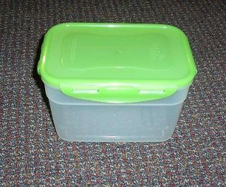 HPL323 LOCK AND LOCK RECTANGLE CONTAINER 81 OUNCES 2.5 QUARTS