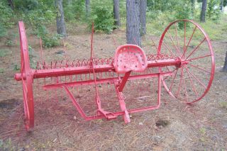 antique vintage horse drawn hay rake  1500