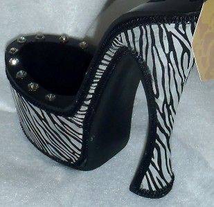   Silver & Black Zebra Striped Jewlery Holder shaped like a Shoe * NEW