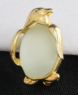 Vtg Goldtone & Frosted Green Lucite Jelly Belly Penguin Figural Brooch 