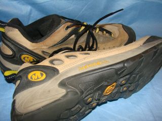 UNISEX HIKING BOOTS SHOES MERRELL BRAND TAN   SEE PICS FOR 