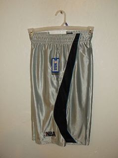  shorts size 2xl nwt  9 99  iaaac mizrahi brand