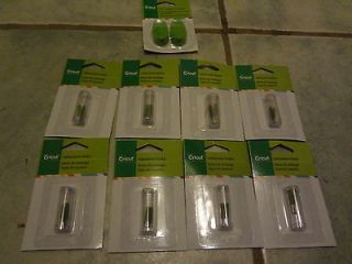 CRICUT REPLACEMENT CUTTING BLADES   lot of 16 AND TRIMMER REPLACE 