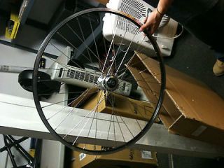   dynohub (hub dynamo)/Vuelta rim 700c front bicycle wheel 36h (Black