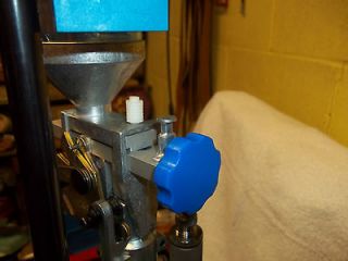 blue rosette knob to adjust dillon 550 powder measure time