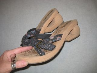 Cute Skechers Cali Sandals Platform Heels size 10 worn 1x Black floral 