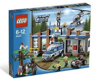 Lego 4440 Forest Police Station NEW unopened sealed box FREE PRIORITY 