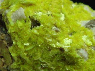 precious bright green autunite crystal cluster on matrix from china