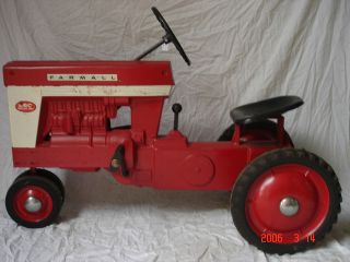 ertl pedal tractors in Outdoor Toys & Structures