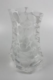 M001 03 Flat Plastic Vase   Clear/White Bubble Design ***PACK OF 10***