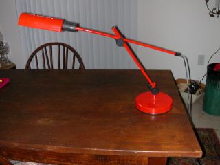 Vtg 1960s VENETA LUMI Articulated Mechanical Desk Lamp Cherry Red 