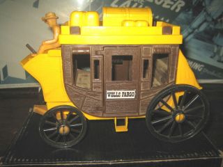 RARE HTF VINTAGE COLLECTABLE WELLS FARGO STAGE COACH ,  SOLD AS IS 