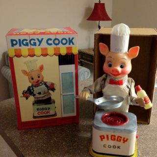 Yonezawa Near Mint 1950s PIGGY COOK In Perfect Condition Box. Works 