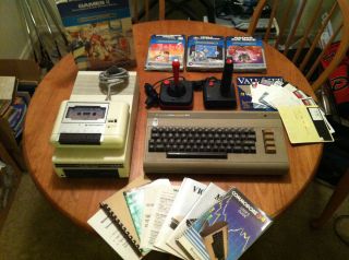    Commodore 64 Computer Bundle w VIC 1541 lots of software accessories