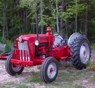 FORD 601 SELECT O SPEED TRACTOR
