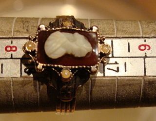 ANTIQUE GOLD HARD STONE CAMEO + SEED PEARL RING,