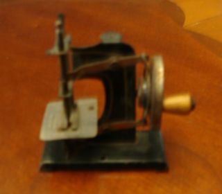 Vintage Antique Metal Toy Sewing Machine Germany Vielfach Geschutzt 