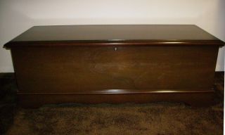 Vintage LANE Cedar lined Blanket Hope Chest with Shelf pick up in PA