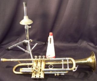 Bach Stradivarius Model 37 ml Trumpet w Case Stand Mute 3 Mouthpieces 