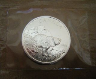 2011 Canada $5 Grizzly Bear 1oz .9999 Fine Silver Bullion Coin 
