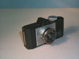 1940 sart deco univex iris 127 camera looking good