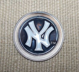 Licensed New York Yankees Ball Marker Free Bonus