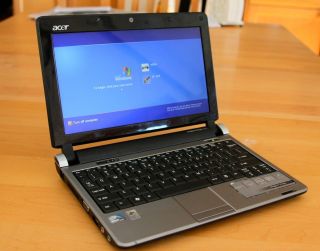 Acer Aspire One D250 1389 Netbook, Windows Home XP, WiFi, Webcam and 