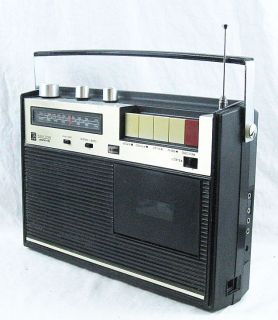 Vintage Sharp RD 425U Am FM Radio Cassette Tape Recorder