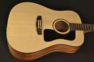 Guild Arcos Series AD 3 Acoustic Nearly New 06028