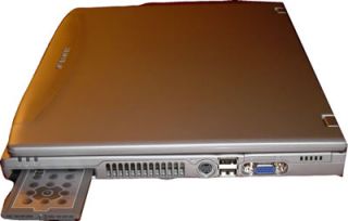 Averatec 6200 Athlon XP Mobile 2400 Laptop