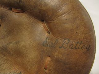 Vintage Rawlings Earl Battey 50s or 60s Catchers Mitt Baseball Glove 