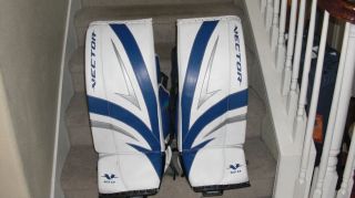 CCM Vector 10 0 Pro Spec 32 Goalie Pads Int Used Only A Few Times 