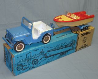 VINTAGE TONKA No. 516   1964 JEEP, CLIPPER BOAT & TRAILER with 