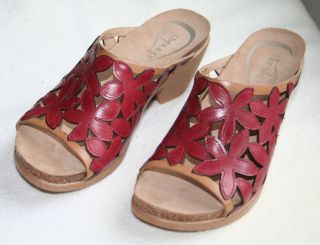 Dansko Clarissa Red/Biscotti Slide Sandals Womens Shoes size US 9 / EU 