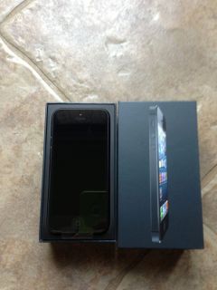 New Apple iPhone 5 Latest Model 16GB Black Slate AT T Smartphone