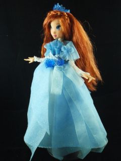 you are bidding on a bloom of winx club doll this doll is from the 