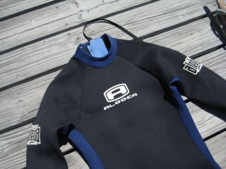   WETSUIT Mens Size Large 4 2mm Surfing Bodyboarding Water Sports Suit