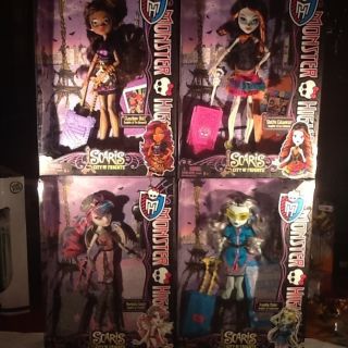 Monster High Scaris City Of Frights (4) Skelita Clawdeen Rochelle And 