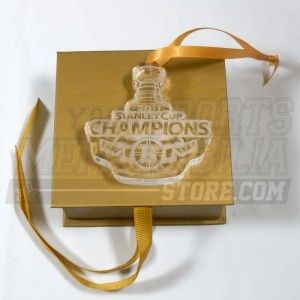 2011 Boston Bruins Stanley Cup Champions Game Used Glass Ornament