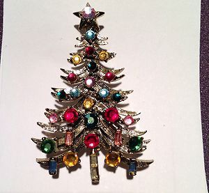 Vintage Hollycraft Rhinestone Christmas Tree Brooch Pin