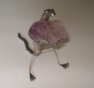 Gecko Holding Amethyst Point Hand Crafted to Fine Detail