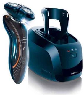 Philips Norelco SensoTouch 2D Electric Razor with Jet Clean System
