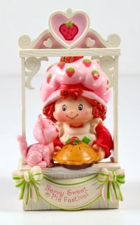 Carlton Cards Scented Easy As Pie Strawberry Shortcake Ornament